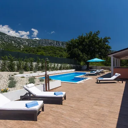 Villa Lavanda With Relaxation Spot Of Swimming Pool In Scented Garden, Outdoor Terrace And Barbecue