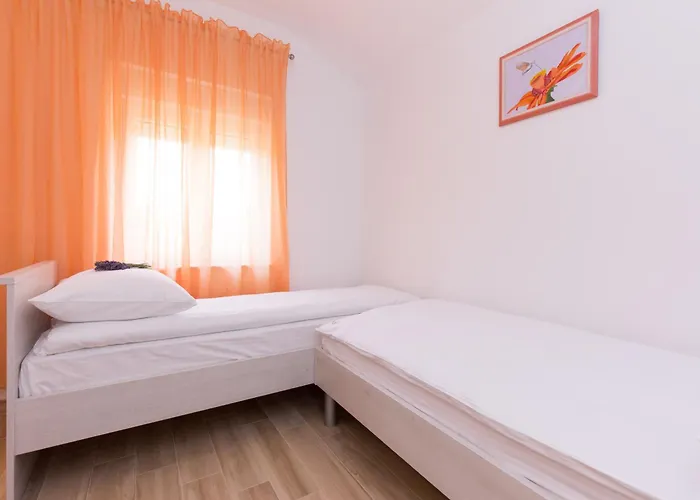 Vila Lavanda With Relaxation Spot Of Swimming Pool In Scented Garden, Outdoor Terrace And Barbecue